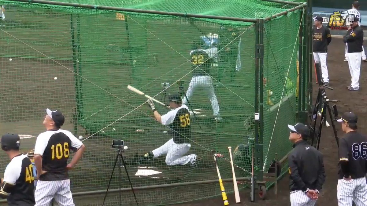 【宜野座】 キャンプ初日から力強いスイングで魅せる前川選手！ #hanshin #虎テレ #阪神タイガース 虎テレでは春季キャンプをライブ配信