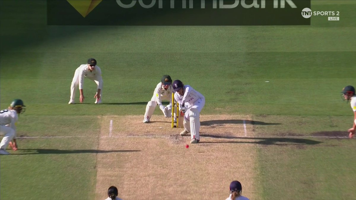 BALL OF THE CENTURY 2.0? From the Shane Warne Stand end…Alana King 😍 📺 Watch #AUSvENG on TNT Sports &amp; discovery+ UK