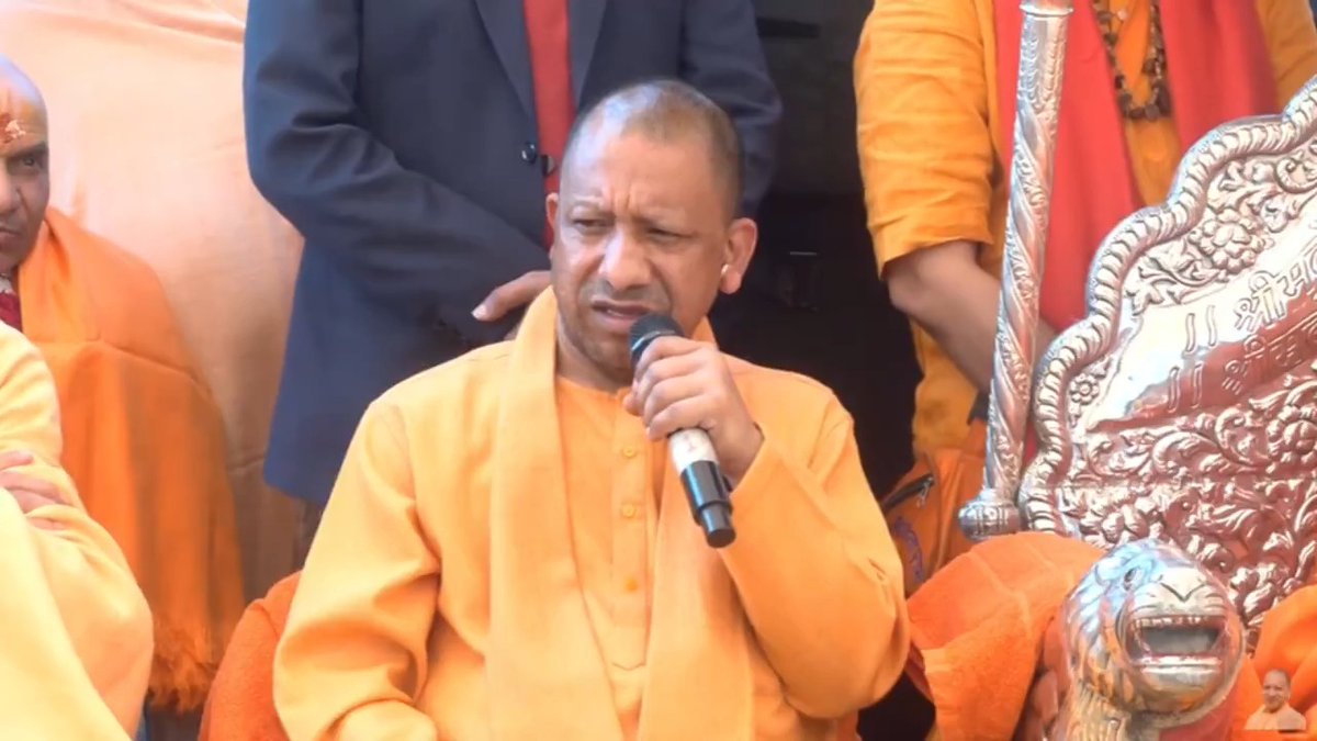 सनातन धर्म ही 'मानव धर्म' है... मैं अभिनंदन करता हूं- सभी पूज्य साधु-संतों का एवं 13 अखाड़ों का...