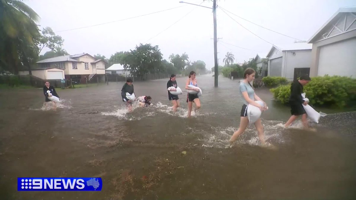 North Queensland is in the grips of a major flood emergency with residents being told to prepare to leave after more than 24 hours of unrelenting rain in Townsville and areas further north. #9News Abbey Geran Pat Heagney、$DROPEE Luke Bradnam READ MORE: