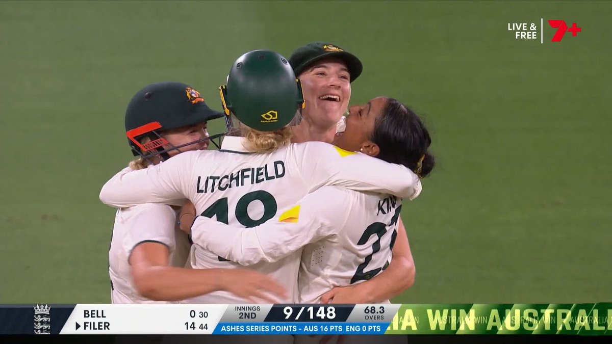 The first ever whitewash in multi-format Ashes history! Fittingly it's Alana King who takes the final wicket and Australia sweep England 🙌