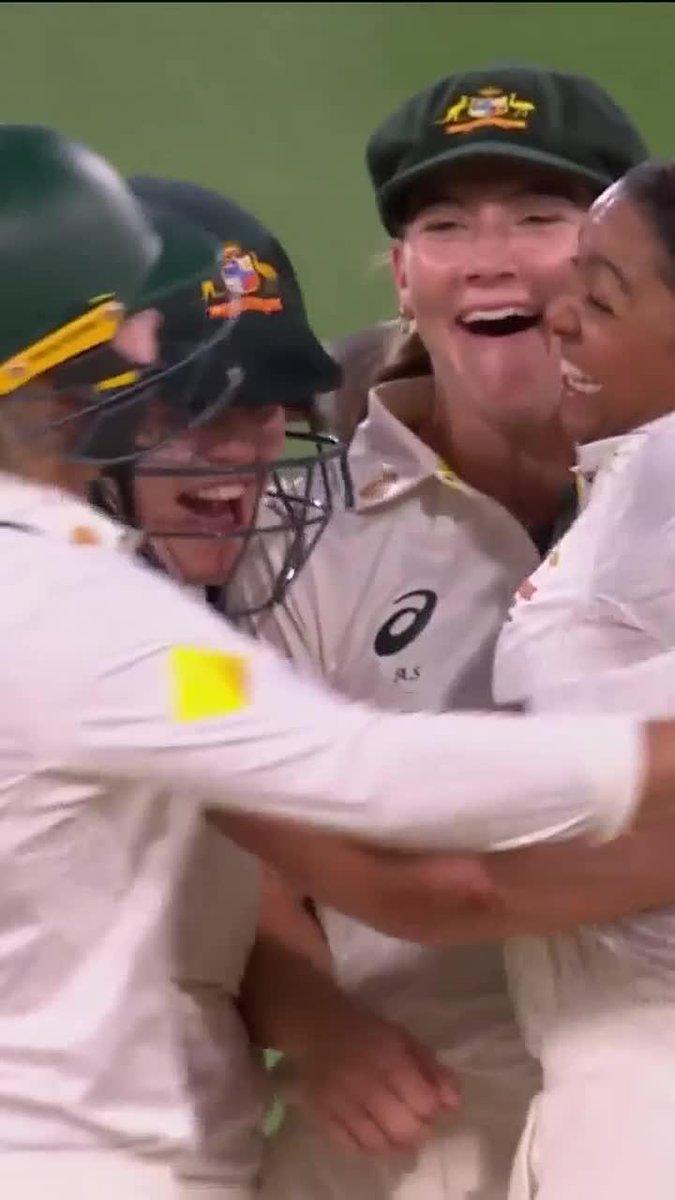 16-0! Australia clean sweep the #Ashes!