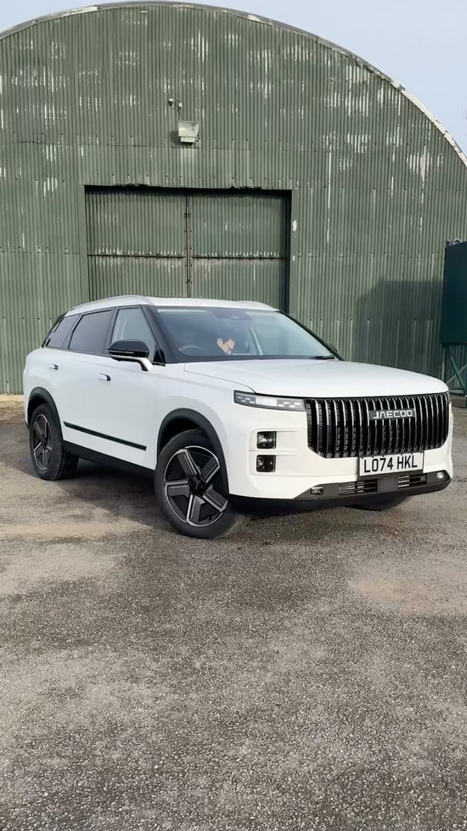 Is this the perfect Range Rover alternative?!