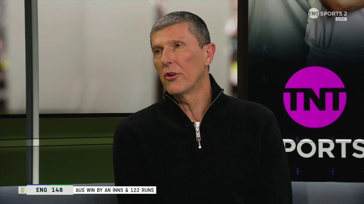 Mark Robinson believes England should stick with Jon Lewis as England coach 🏴