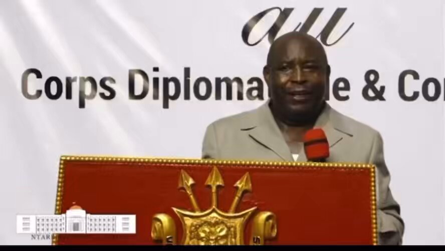 Neva hano aravuga ukuri Icyo kibazo cya FDLR kagame ahora yitwaza mu kuvogera congo ashozayo intambara ze z’amafuti yica inzira karengane z’aba congomani , kuki cyo kitakemurwa mu nzira y’ibiganiro Iyo FDLR kagame ahora yitwaza kuki we ataganira nayo ?