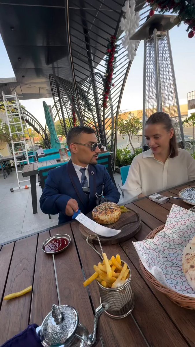 Salt Bae started a pandemic 😷