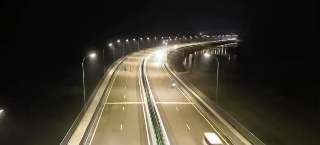 My God. It gives San Francisco vibes. But this is Addu City. Ibrahim Mohamed Solih had a plan. Ibrahim Mohamed Solih had high quality people to get financing. Ibrahim Mohamed Solih also had high quality people to execute the plan. Ibrahim Mohamed Solih delivered. Ibrahim Mohamed Solih fulfilled his promise. 👇