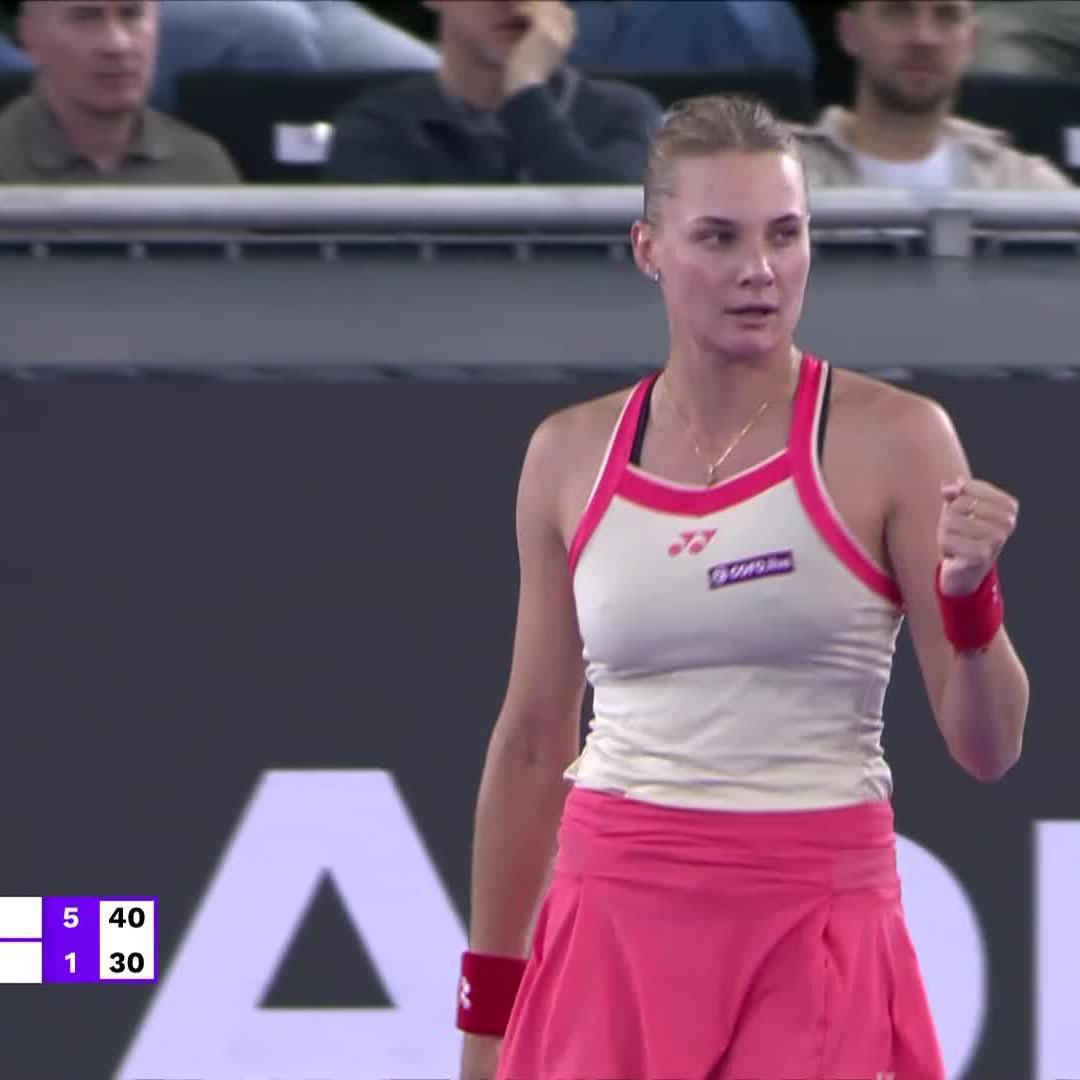 go go go from minute 1 💃 20 winners in the first set from Dayana Yastremska to lead Tauson 6-1! #WTALinz