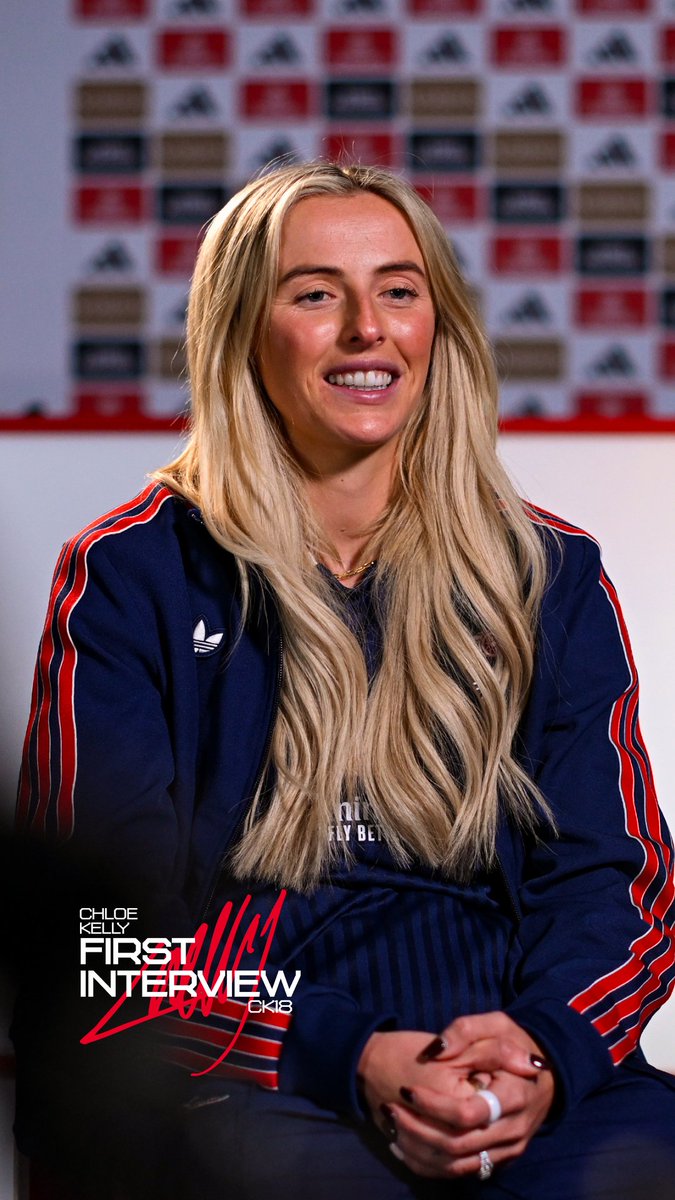 💬 "It's amazing to be back. I can't wait to put on the shirt and represent this club again." Watch Chloe’s first interview back as a Gunner 📺
