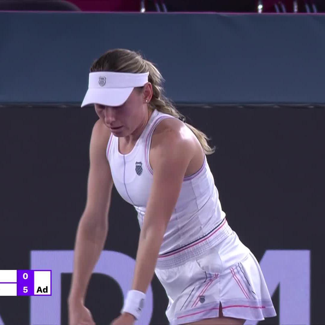 Speeding ahead ⚡️ Alexandrova takes the opener 6-0 against Muchova! #WTALinz
