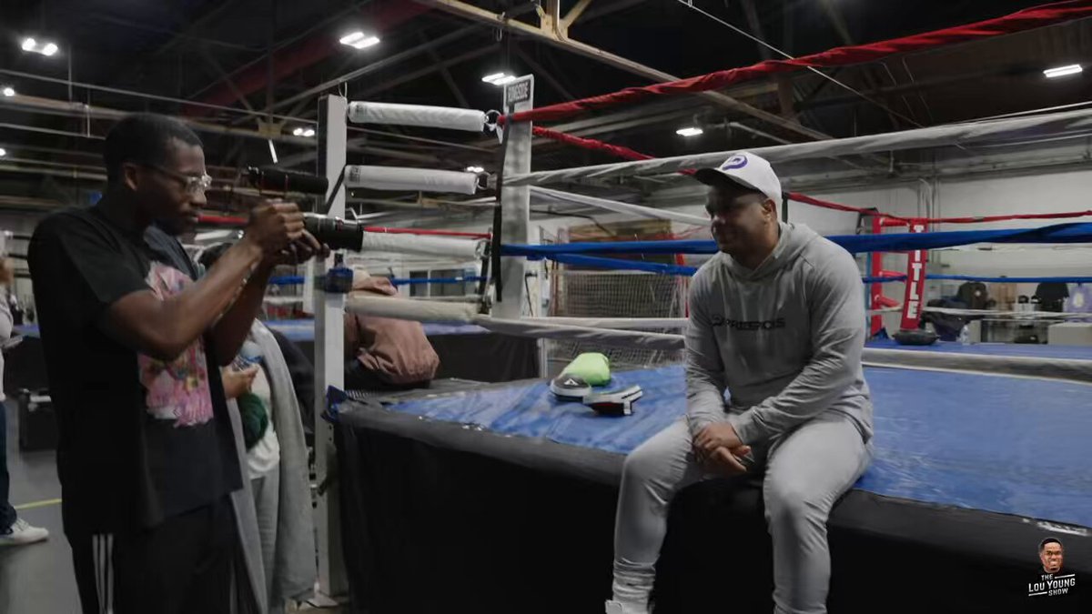 This how them hood boxing trainers be acting during the ALL ACCESS interviews w/ @claressashields ‼️💃🏿🕺🏾😂😂😂😂🥊 #ShieldsPerkins is LIVE on @daznboxing this Sunday at 7:30pm ET‼️