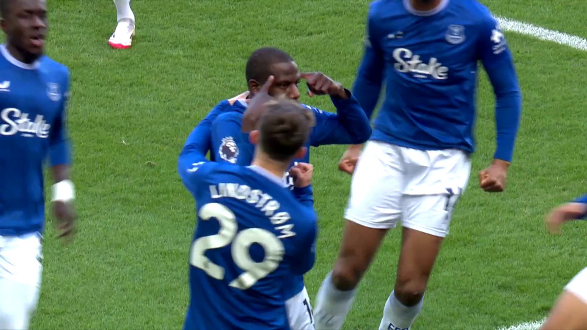 𝟴 𝗦𝗘𝗖𝗢𝗡𝗗𝗘𝗦 𝗗𝗘 𝗝𝗘𝗨. ⚡️😳 Abdoulaye Doucouré n’a pas perdu de temps pour ouvrir le score cet après-midi face à Leicester. 💙 🎥 CANAL+ Foot