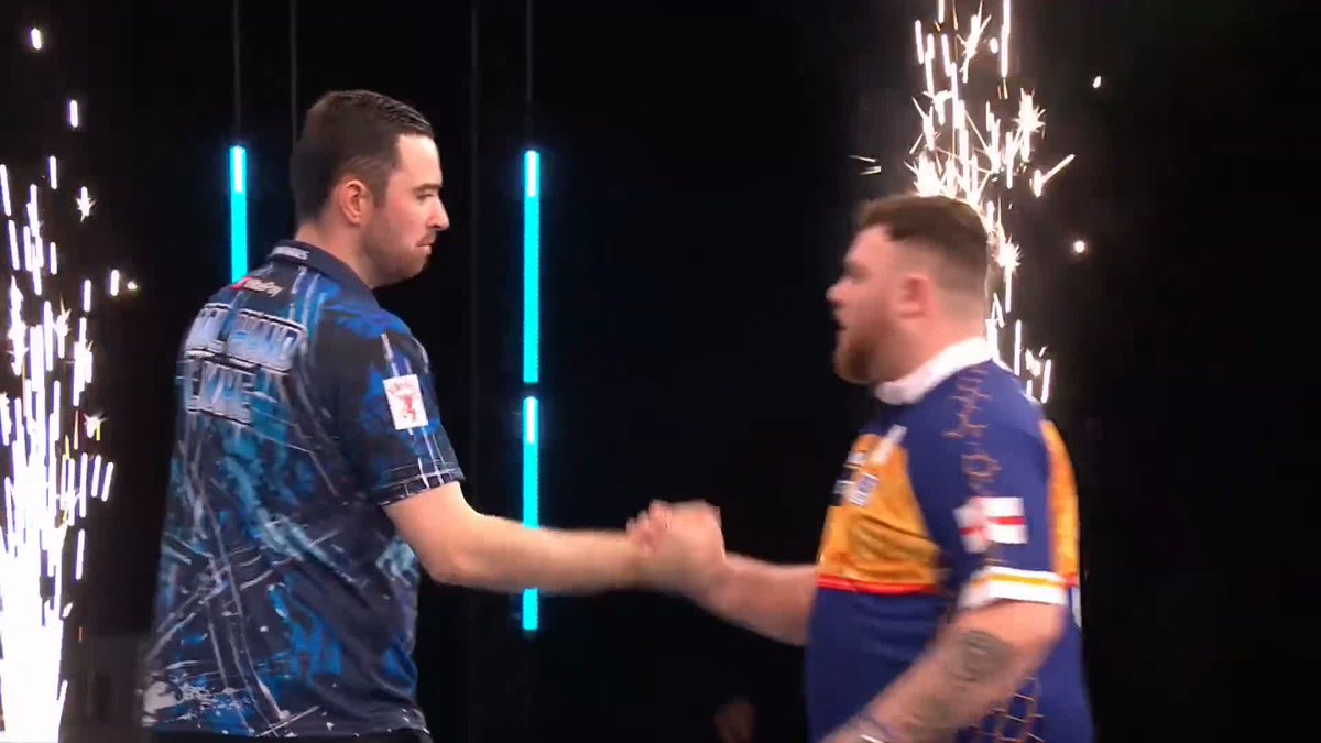 WHITEWASH WIN FOR HUMPHRIES! 🔥 Luke Humphries powers through to the quarter-finals in rapid fashion! The world number one produces a doubling masterclass to complete a 4-0 demolition of Josh Rock! 📺 #WWMasters