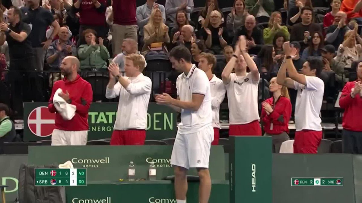 Break point down, and Medjedovic pulls out this shot 🤯 A thrilling final set between Denmark and Serbia is underway in Copenhagen! #DavisCup