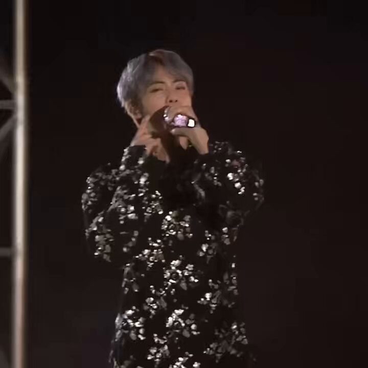 Jin’s insane live vocals in dimple AND wait for the adlib at the end (a compilation)
