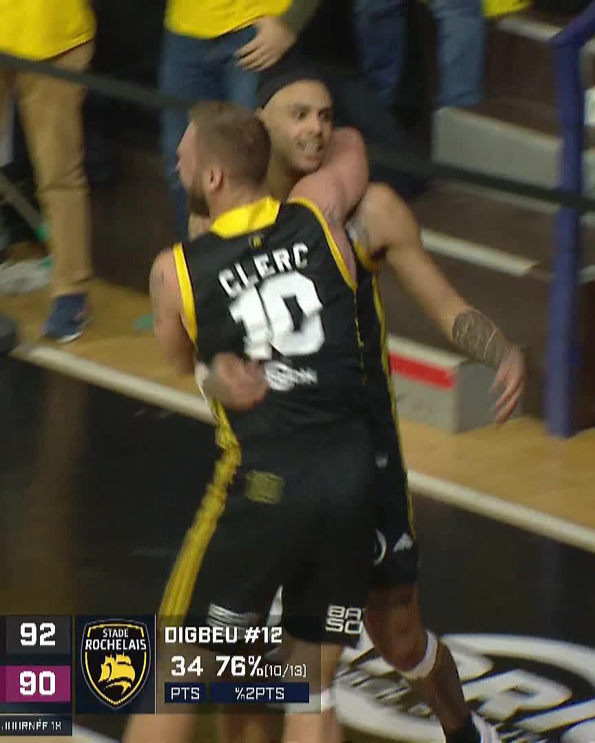 FOR THE WIIIIIIIN 😱 Tom Digbeu (34 PTS) offre au Stade Rochelais Basket une première victoire à domicile historique en #BetclicELITE 🙌