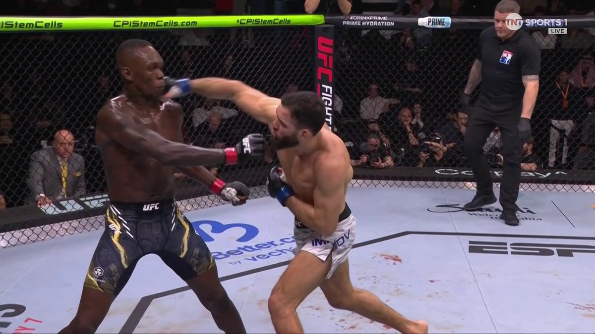 ON THE BUTTON! 🎯 IMAVOV FINISHES IZZY!!! 🤯 #UFCSaudiArabia | Live on TNT Sports &amp; discovery+