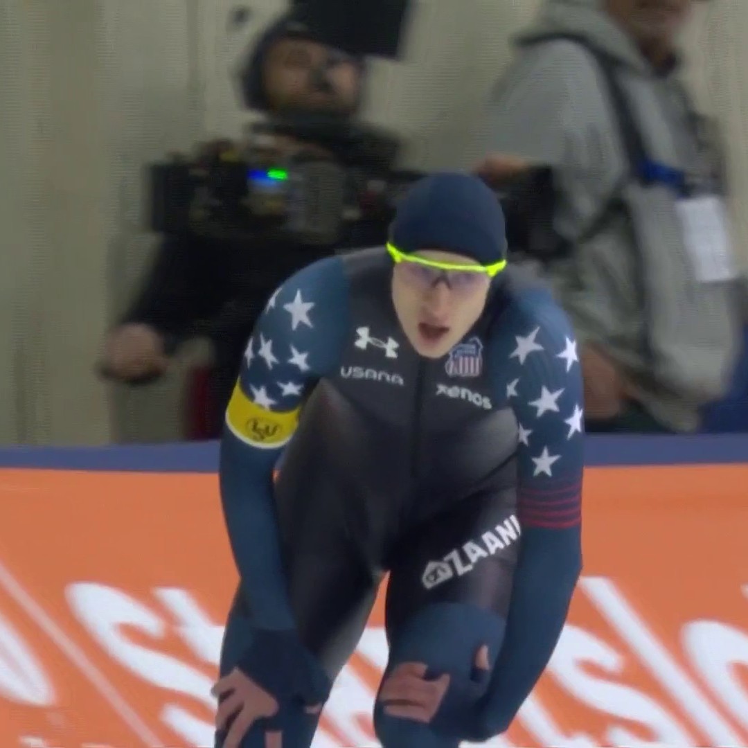 Jordan Stolz breaks his own track record in Milwaukee on his way to first place in the men’s 500m! 😲 📺 Peacock