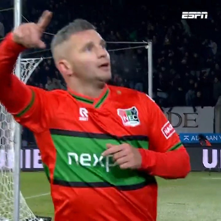 Hoe is het mogelijk? Bryan Linssen bezorgt N.E.C. in blessuretijd een punt tegen PSV! 🤯 #necpsv