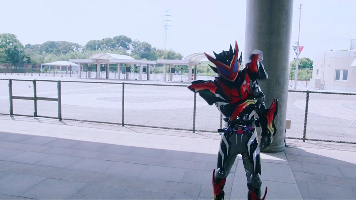 力の制御がまるで出来てないビターガヴの戦い方が野性的ながら最初から戦えてたショウマとの差別化で新鮮だな #仮面ライダーガヴ #nitiasa