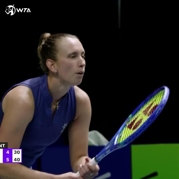 Elise's moment! ✨🏆✨ Elise Mertens defeats Li 6-1, 6-4 to capture her 9th career title! #SgTennisOpen