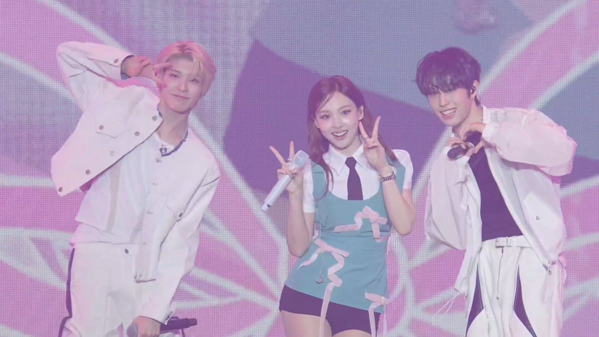 NAYEON 'LOVE COUNTDOWN' COLLAB STAGE FEAT. NEXZ YUKI & HYUI