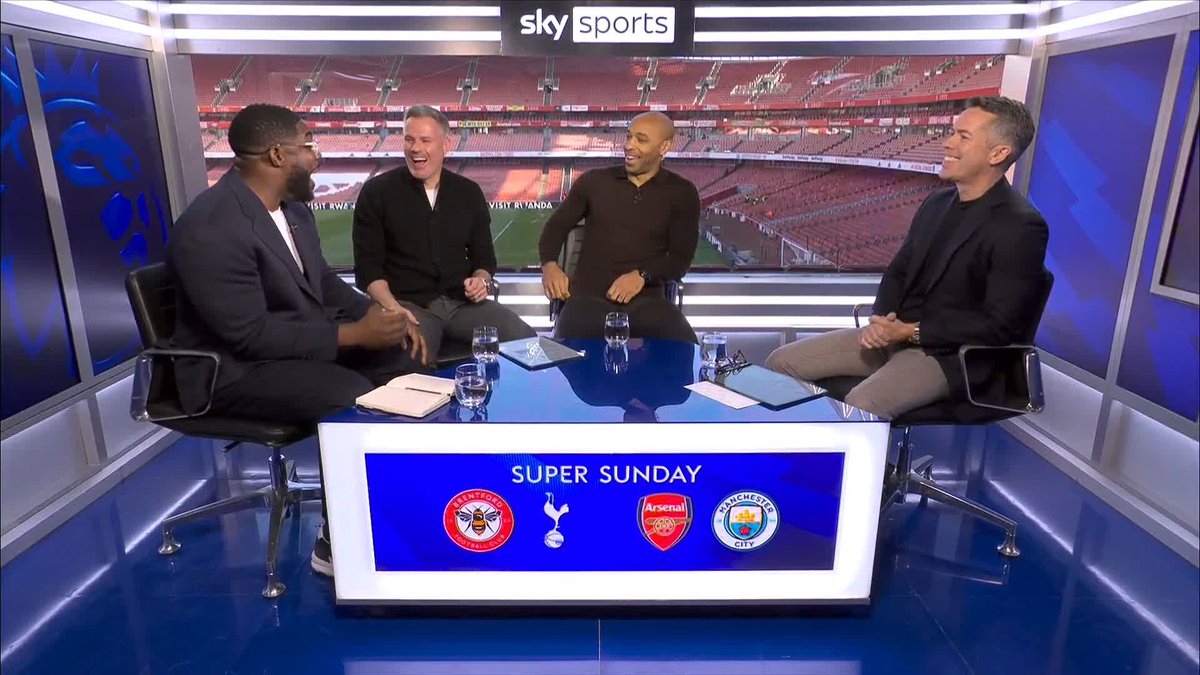 Micah Richards catching strays barely a minute into Super Sunday 🤣