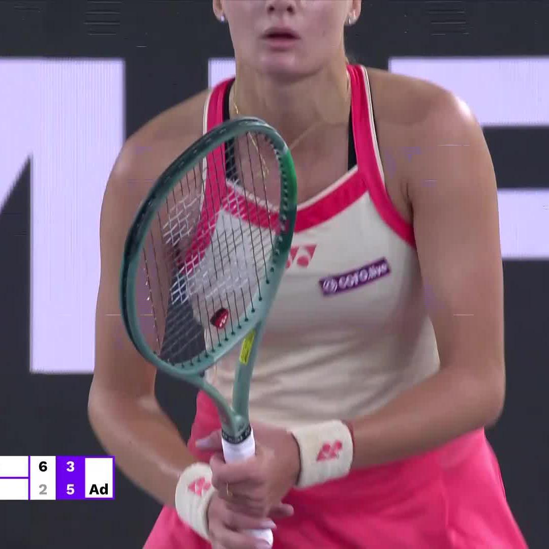 NOT DONE YET! 😤😤😤 Dayana Yastremska takes the second set and forces a decider against Alexandrova for the title in Linz! #WTALinz