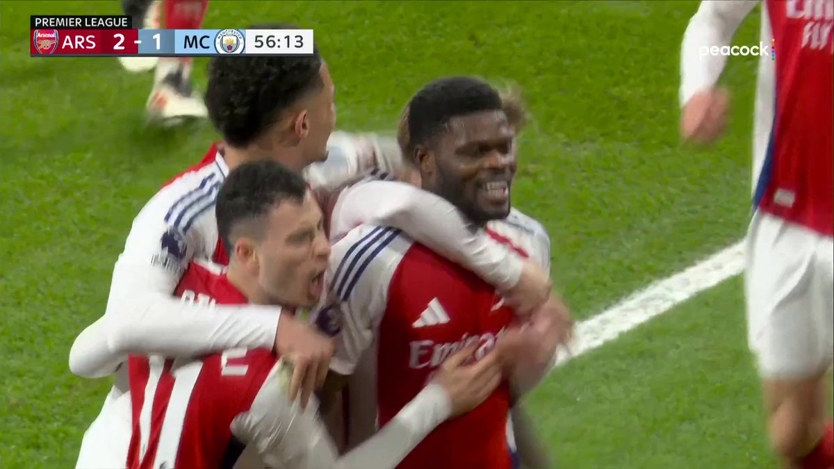 ARSENAL GO BACK IN FRONT IN NO TIME. THIS MATCH IS WILD. 🍿 📺 Peacock | #ARSMCI