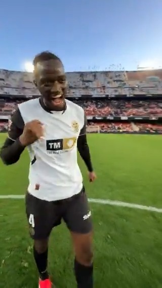 🙌 DIAKHABY, DIAKHABY 🙌 Bienvenido de vuelta a #Mestalla, Mouctar Diakhaby 👏👏👏 #ValenciaCelta #ADNVCF