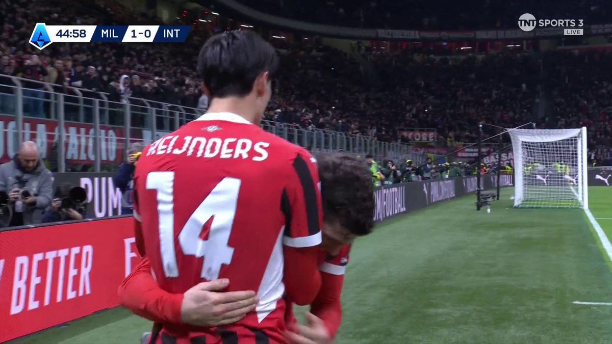 AC Milan take the lead right on half-time against Inter 👀 @TNTSports &amp; discovery+ 📺