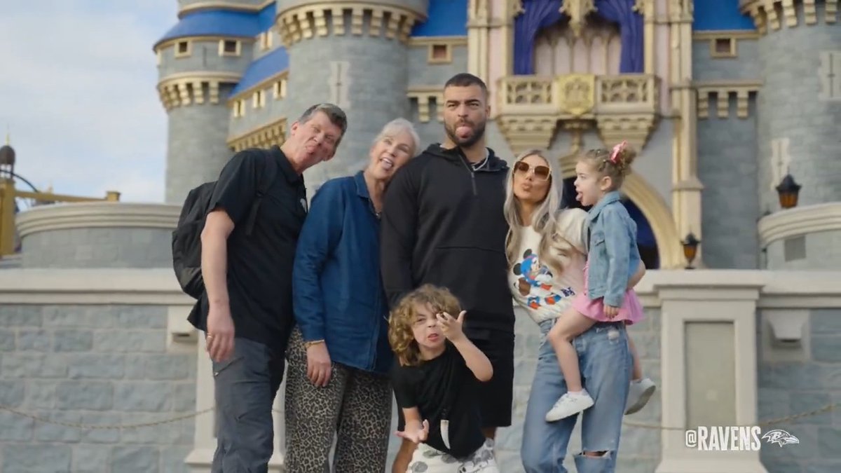 A magical day with the Van Noys 💜🏰 Walt Disney World Disney Parks Kyle Van Noy