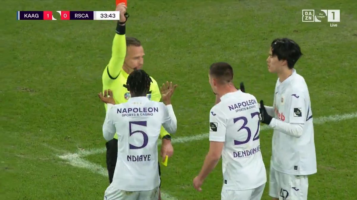 🔎 | In dezelfde fase: 🟨+🟨=🟥 voor Moussa N'Diaye. 😬 #GNTAND