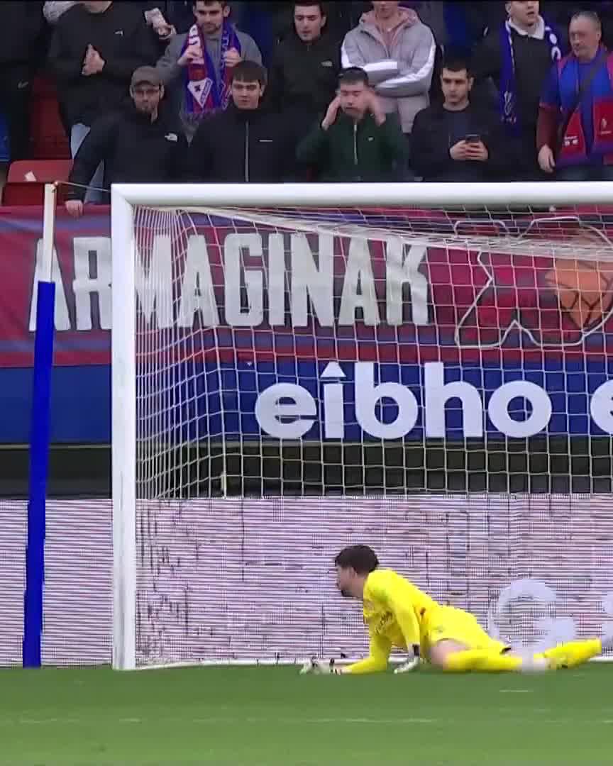 Leo, semana tras semana, que este chaval no juega bien al fútbol. Su primera parte es de crack absoluto. Larga vida a las luces, al brócoli, a caminar descalzo y a la falta de hidratos de carbono