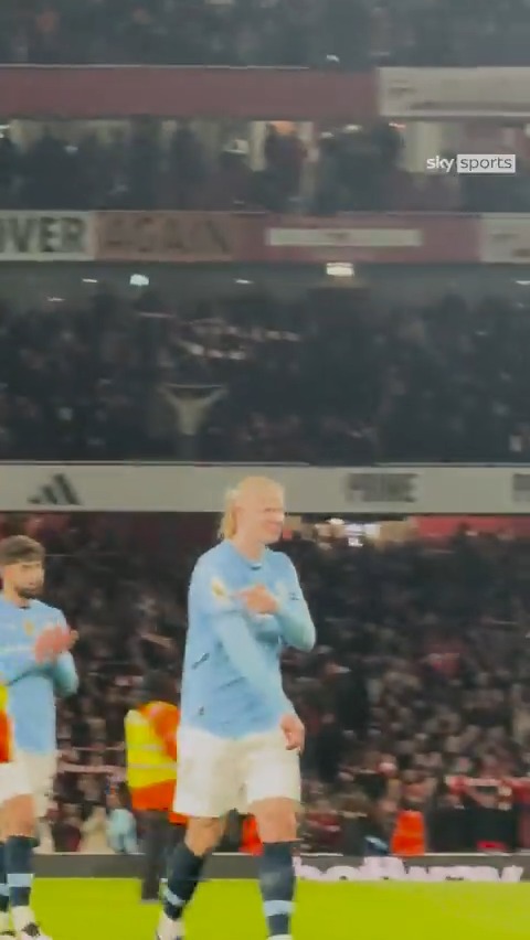 Erling Haaland with a little reminder 👀👈
