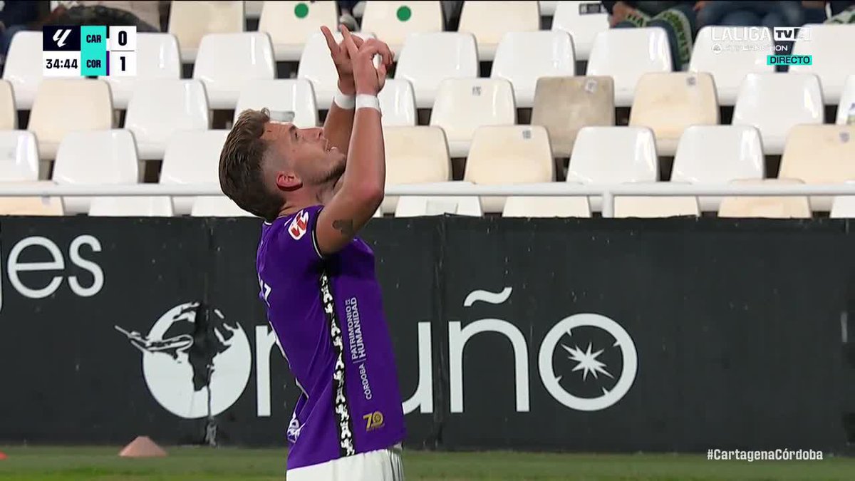 Ese gol que todos quieren marcar alguna vez. Esa rosca directa a la escuadra para sumar tres puntos. El golazo de Isma Ruiz para que el Córdoba CF despegue de la zona baja y siga su escalada ✈️ #LALIGAHYPERMOTION