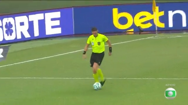 Ramon Abatti Abel levando a torcida ao delírio no Mangueirão. 🎥 TV Globo 📺 | ge