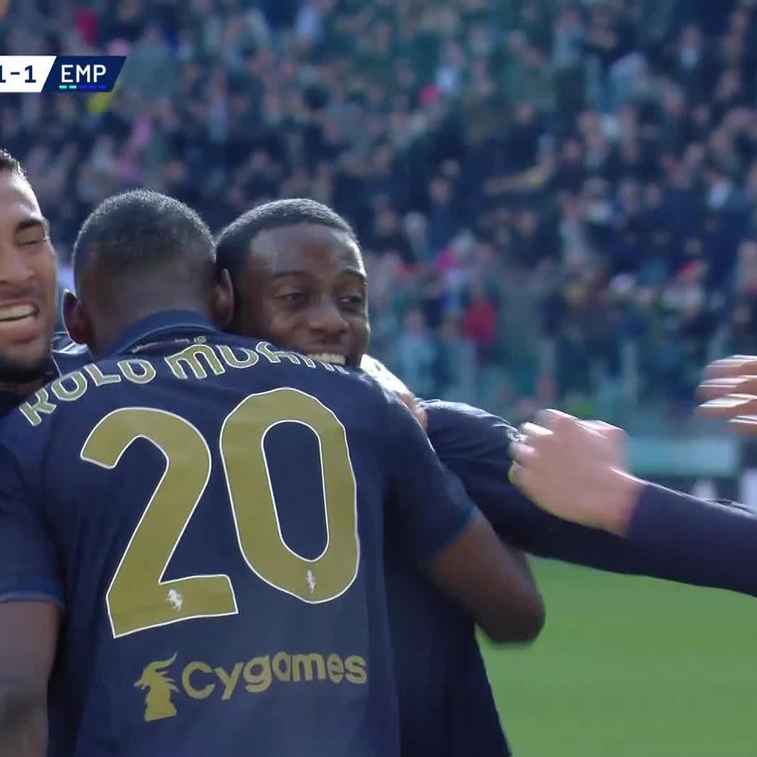 Was ist besser - das Dribbling von Yildiz oder der Traum-Abschluss von Kolo Muani? 👀 #DAZNmoment #SerieA