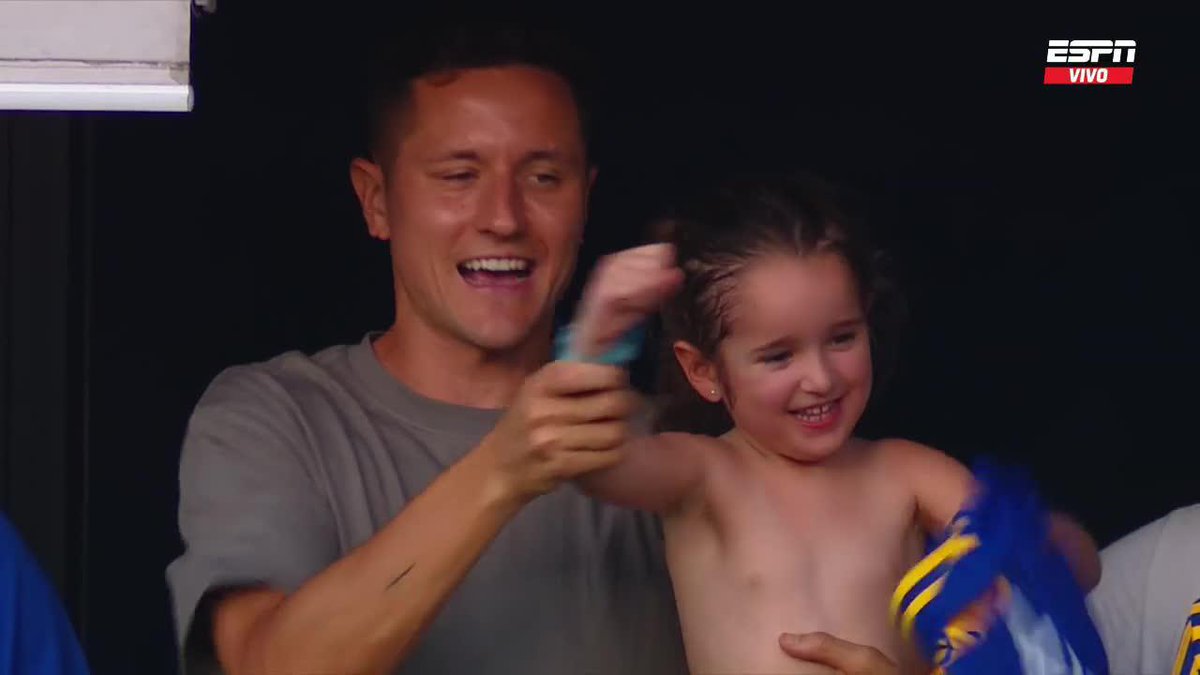 #AnderHerrera en el palco de #LaBombonera viendo a #Boca.
