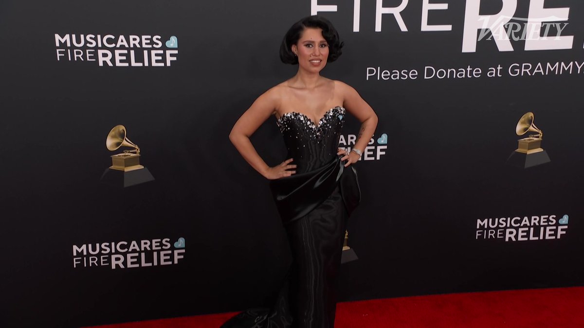 RAYE arrives at the #GRAMMYs.