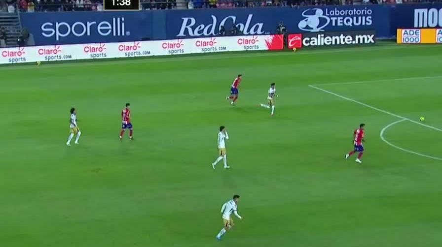 ERA EL PRIMER GOL DE CARRASQUILLA EN LA LIGA MX Y LO ANULARON POR FUERA DE JUEGO 🤦‍♂️ Disfruta el juego en ESPN y #DisneyPlus 📺