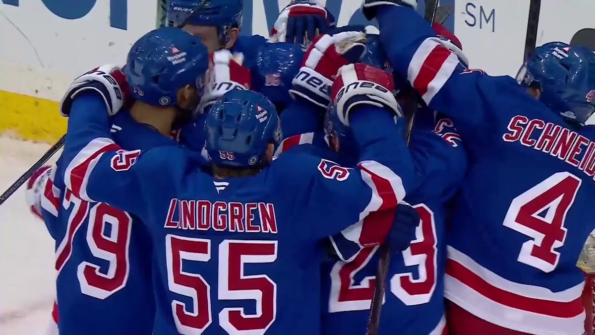 Look how happy the New York Rangers are for Jonathan Quick reaching 400 career wins 💙