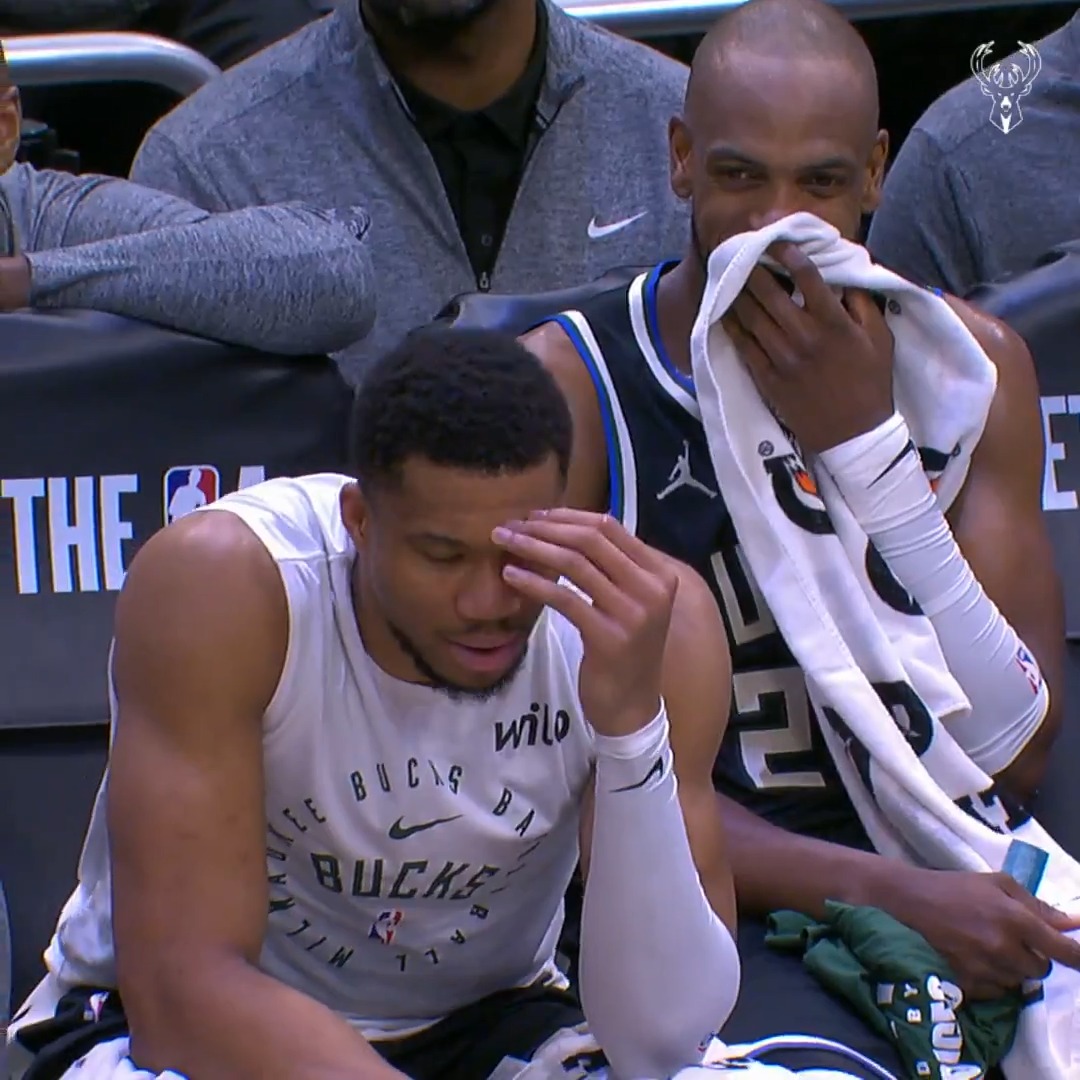Giannis and Khris' reaction. 😂