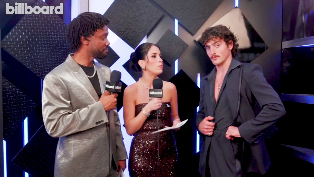 .Benson shares the story behind screaming vocals on "Beautiful Things" &amp; more pn the #Grammys red carpet.