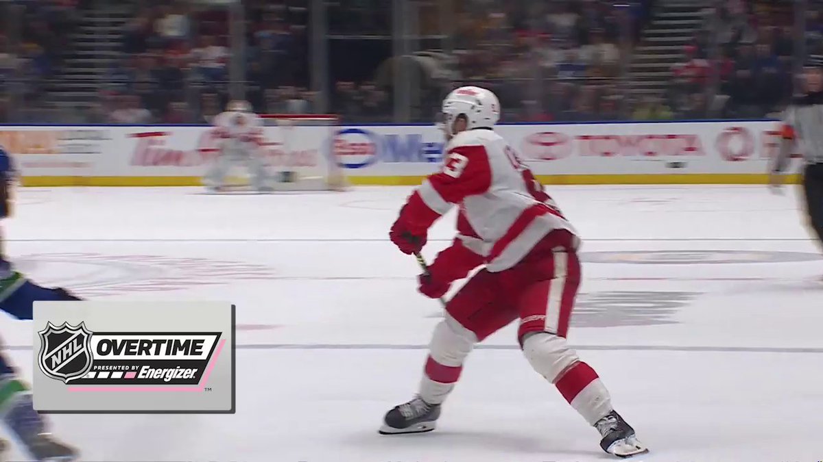 HOW 'BOUT THOSE RED WINGS?! 🔥 Alex DeBrincat pots the Energizer OT winner to extend Detroit's win streak to six games!