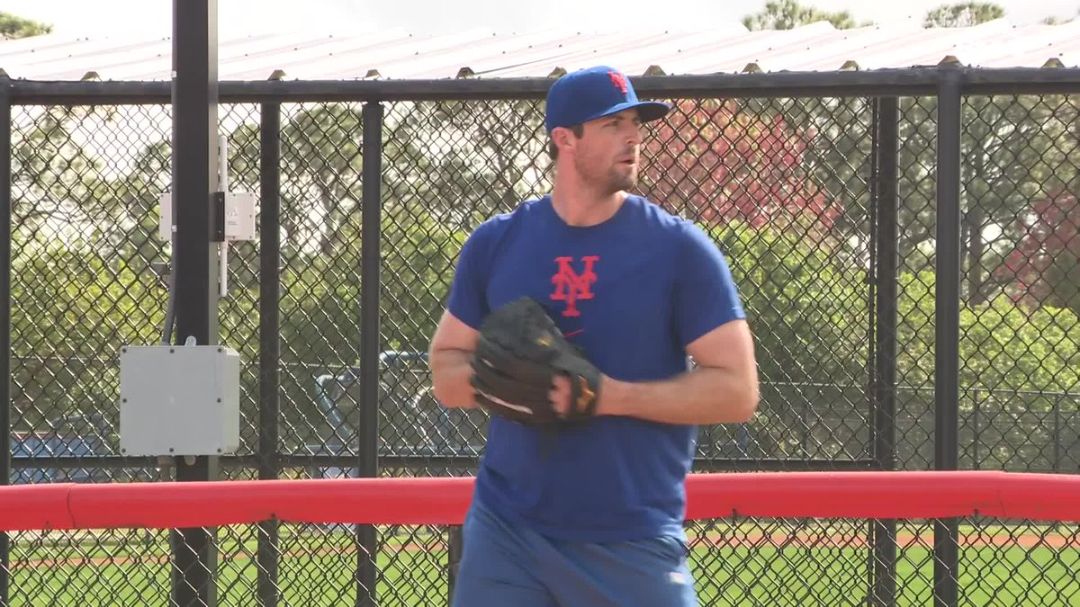 Clay Holmes throws in the bullpen