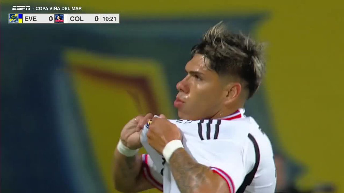 Es inminente el golazo de tiro libre de La Nerviosa.