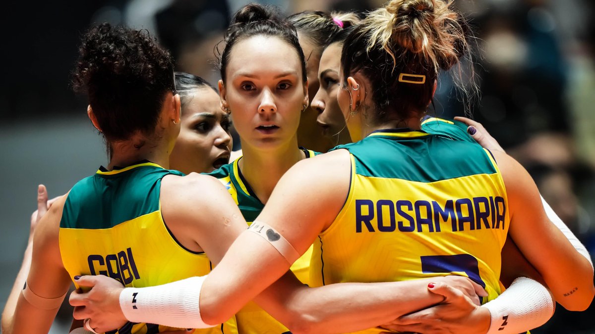Lightning-fast reactions! ⚡️🔥 🎟️ Get your #VNL2025 tickets: 🏐 #BePartOfTheGame #Volleyball #Volei