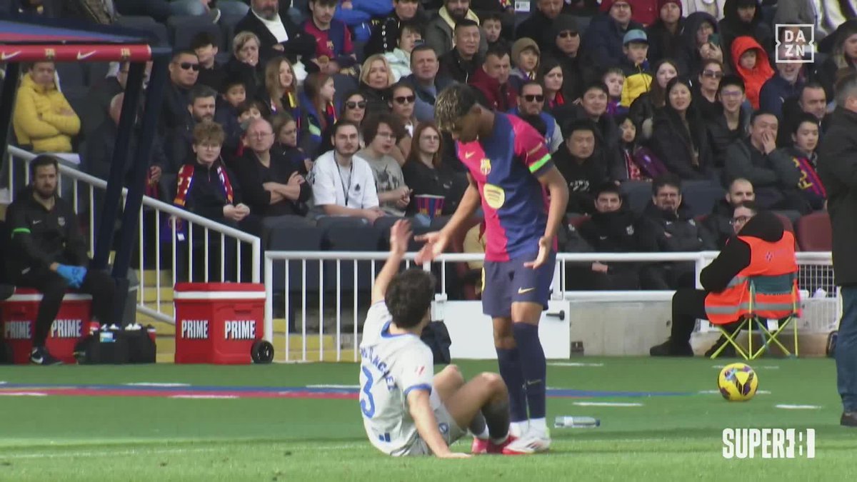 Lamine Yamal y Manu Sánchez. #Super8