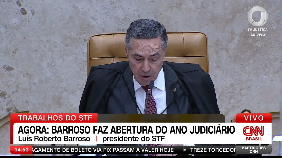 Barroso: a democracia tem lugar para todos, menos para aqueles que não aceitem "jogar o jogo pelas regras democráticas". Tá falando olhando no espelho.